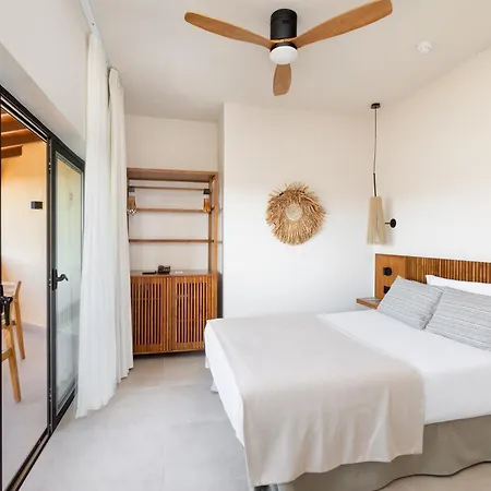 Playa Surf Cbbc Hotel Otel 3*